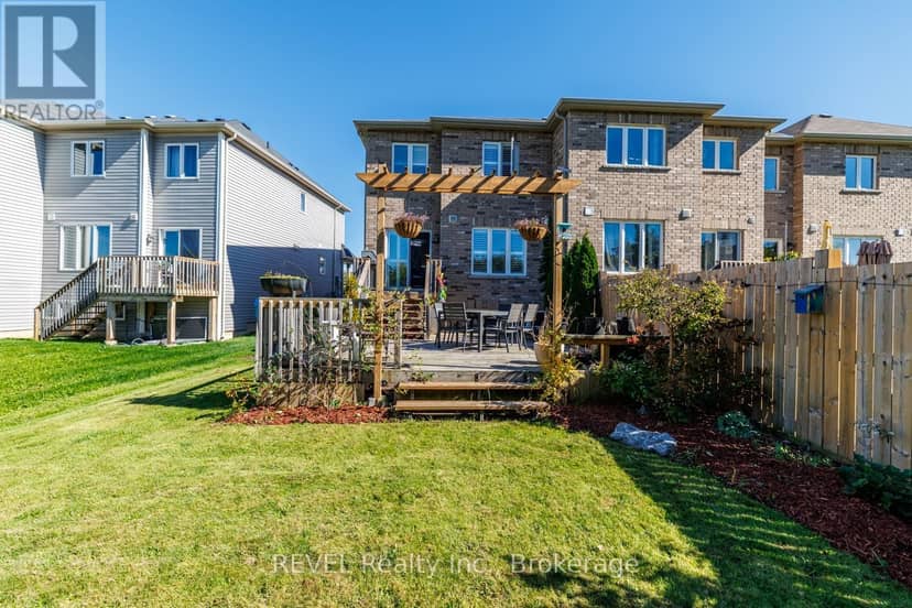 166 Esther Crescent — photo 32 of 33