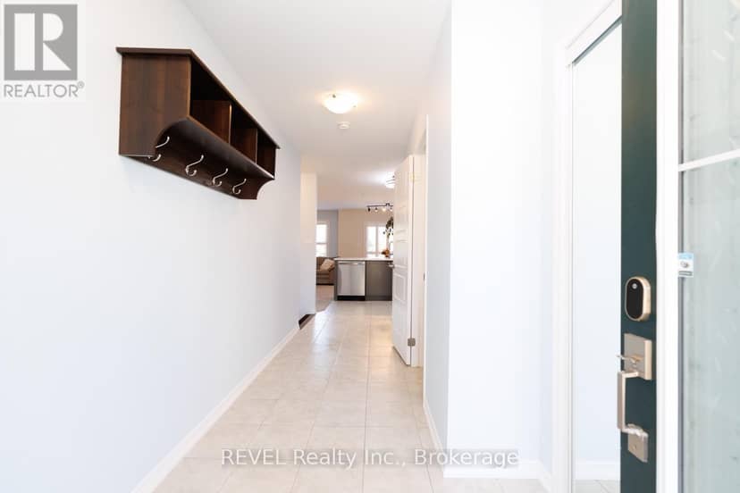 166 Esther Crescent, Thorold, photo 4