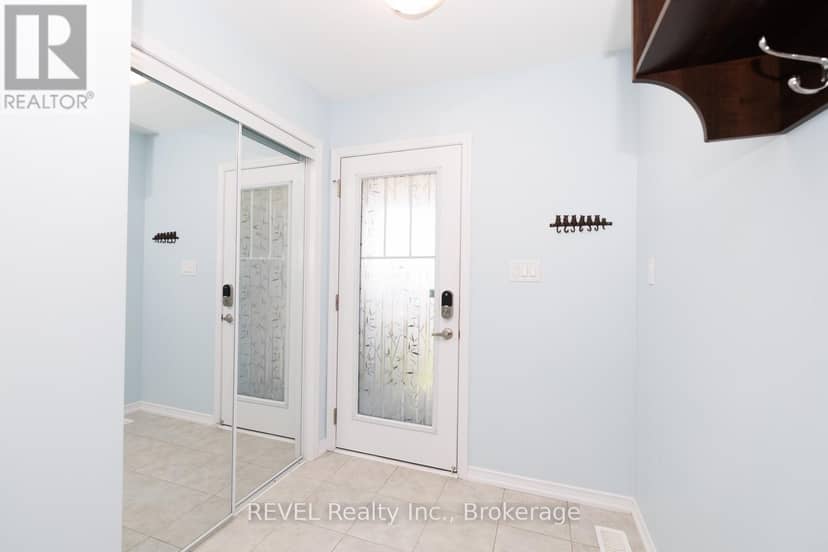 166 Esther Crescent, Thorold, photo 5