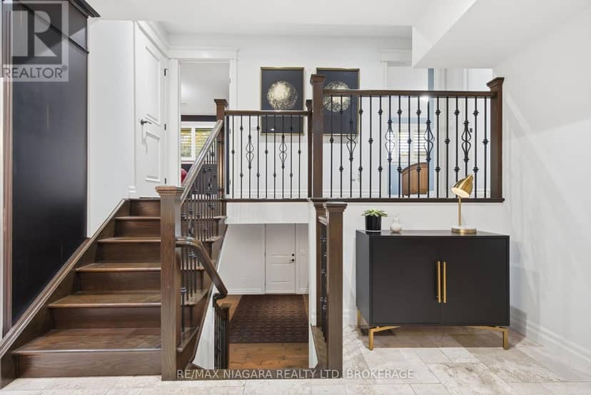 13 Royal Henley Boulevard — photo 11 of 40