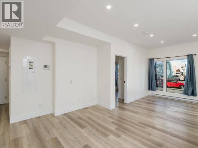 102-5168 5th Avenue — photo 10 of 19