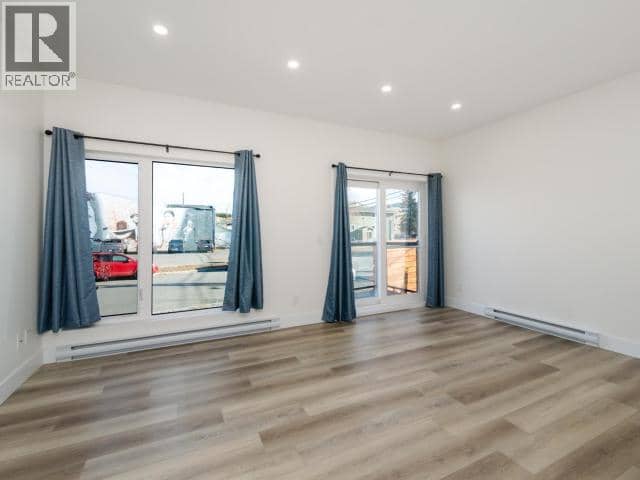 102-5168 5th Avenue — photo 9 of 19