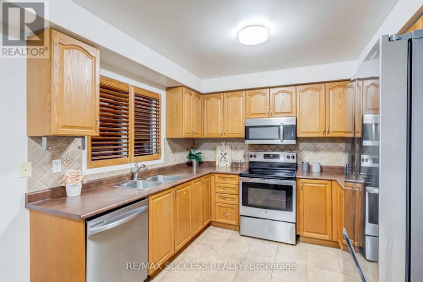 54 Ferncroft Place — photo 13 of 40