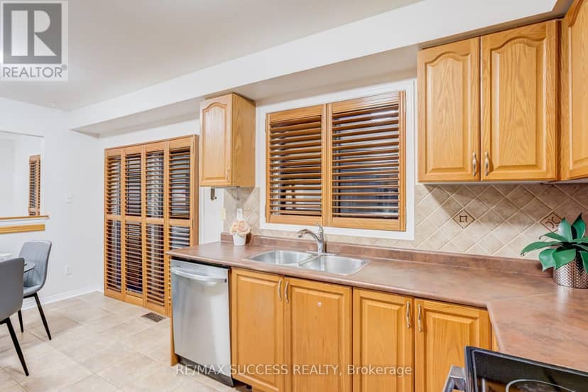 54 Ferncroft Place — photo 15 of 40