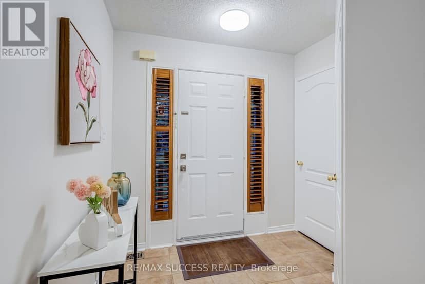54 Ferncroft Place, Brampton, photo 3