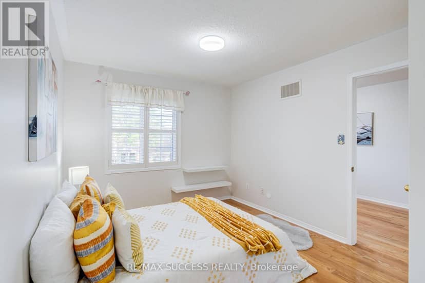 54 Ferncroft Place — photo 36 of 40