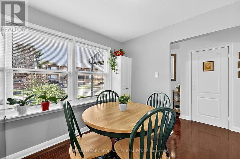 29 Crestview Avenue — photo 12 of 40
