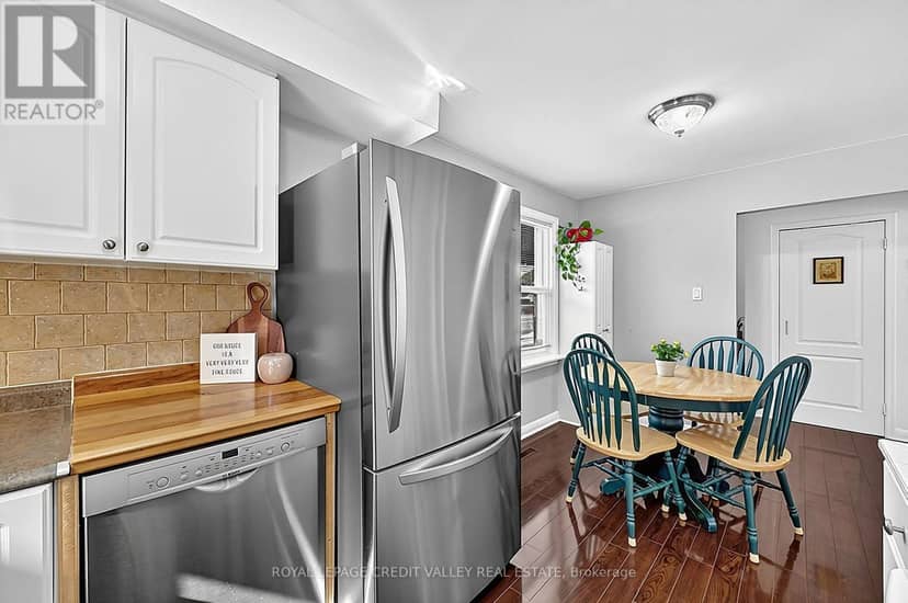 29 Crestview Avenue — photo 14 of 40