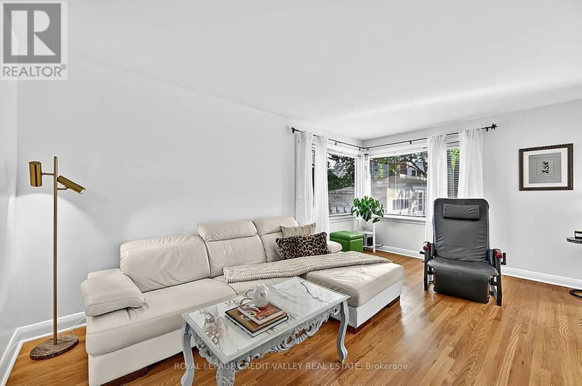 29 Crestview Avenue — photo 15 of 40