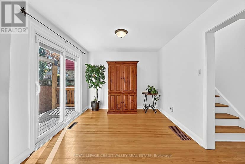 29 Crestview Avenue — photo 18 of 40