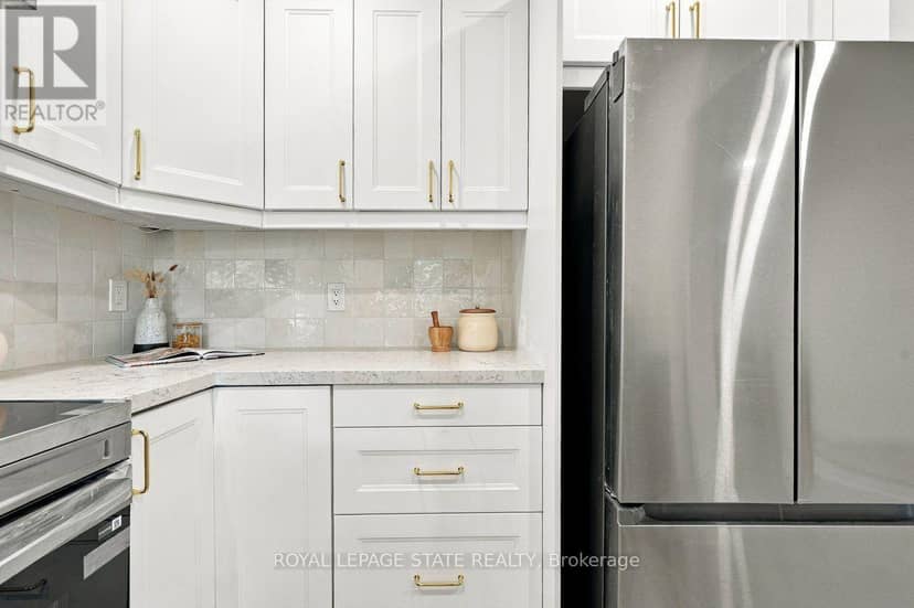 44 Viewcrest Circle, Toronto, photo 8