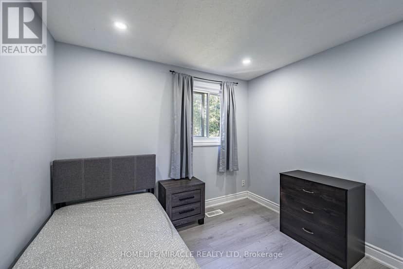 B - 425 Dunvegan Drive — photo 26 of 40