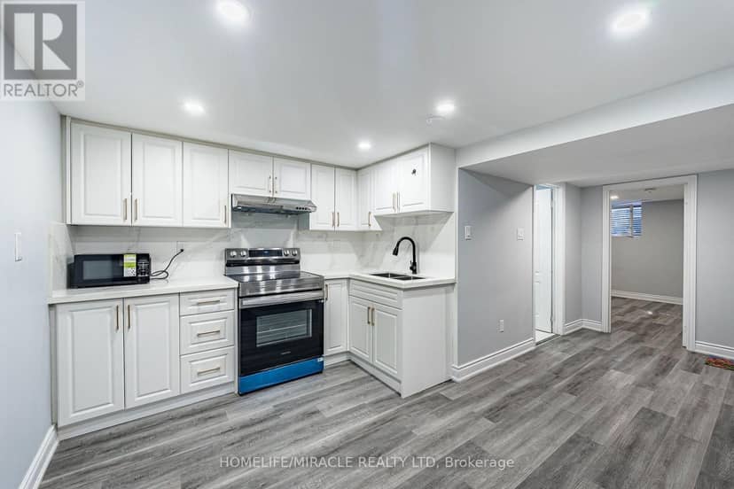 B - 425 Dunvegan Drive — photo 36 of 40