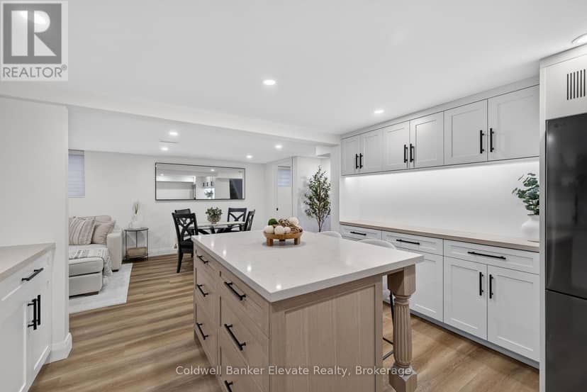111 Kingswood Drive — photo 4 of 40