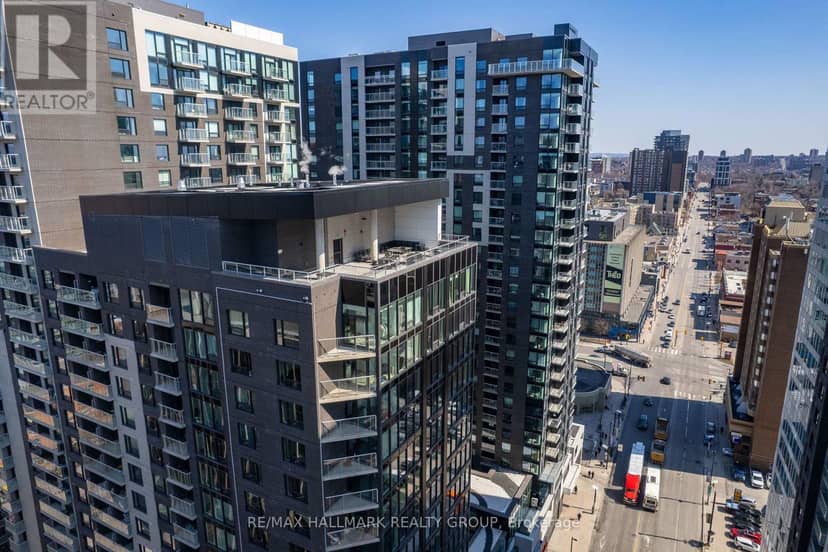 2601 - 180 George Street — photo 32 of 35