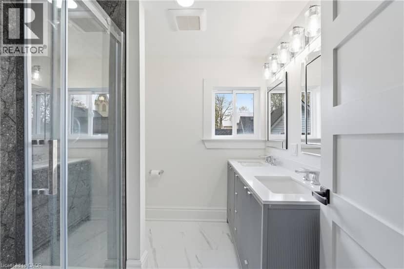 237 MAIN Street E — photo 18 of 30