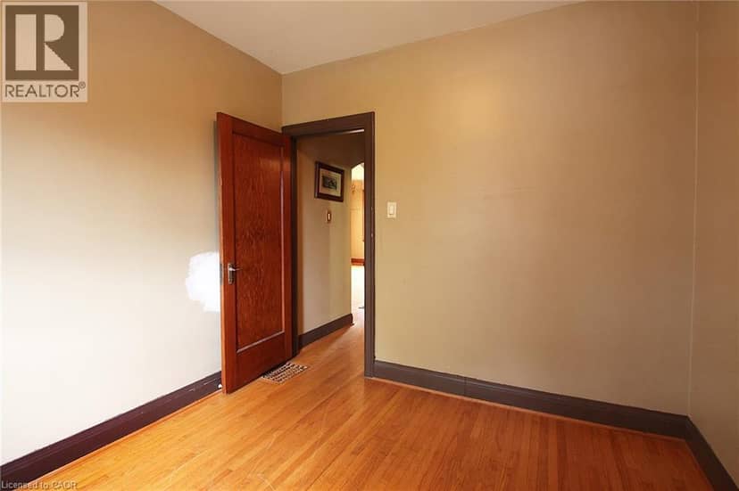 35 BARONS Avenue S — photo 13 of 27