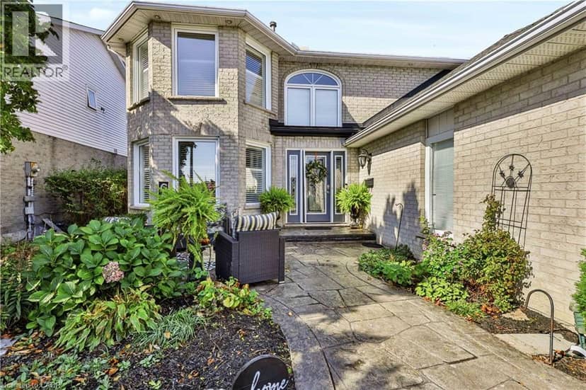 150 ROWNTREE Drive — photo 4 of 40