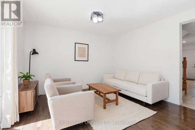 19 - 10 Fallowfield Drive — photo 13 of 33