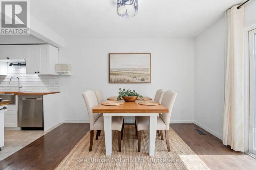 19 - 10 Fallowfield Drive — photo 11 of 33