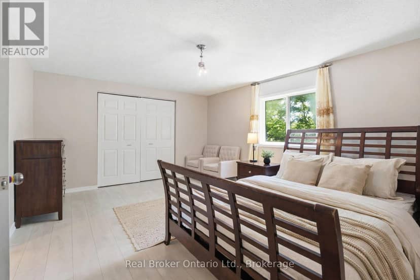 19 - 10 Fallowfield Drive — photo 16 of 33