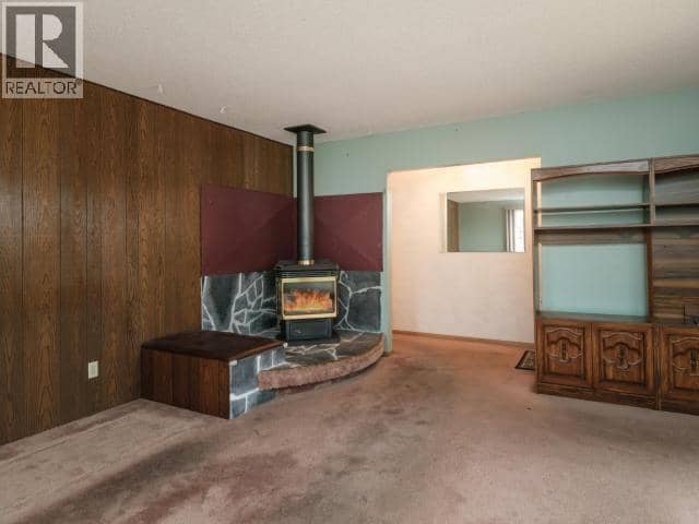 207 Squanga Ave — photo 5 of 32