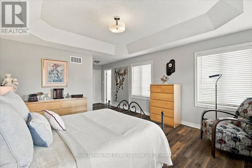 5569 Waterwind Crescent — photo 25 of 40