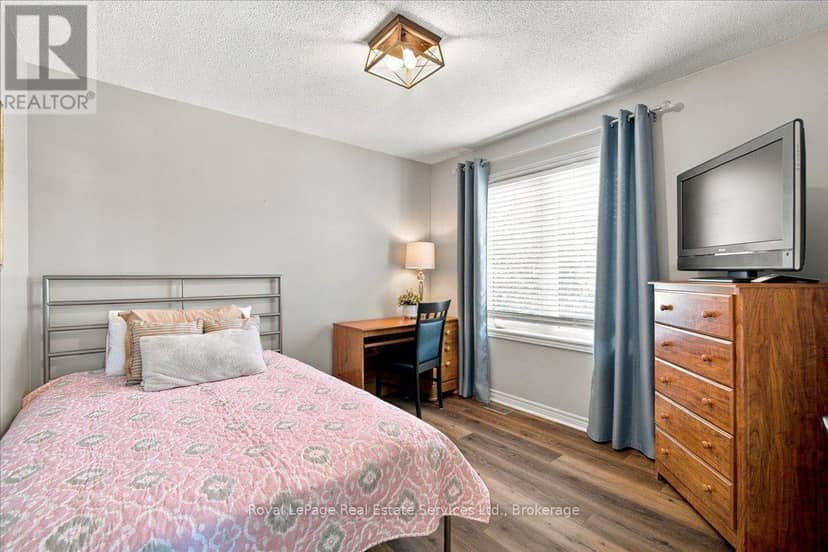 5569 Waterwind Crescent — photo 30 of 40