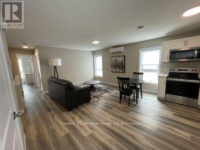 8-10 Bay Street — photo 1 of 18
