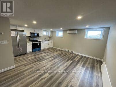 8-10 Bay Street — photo 3 of 18