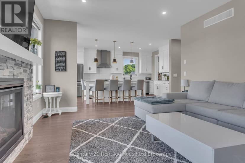 18 Thompson Court — photo 11 of 40