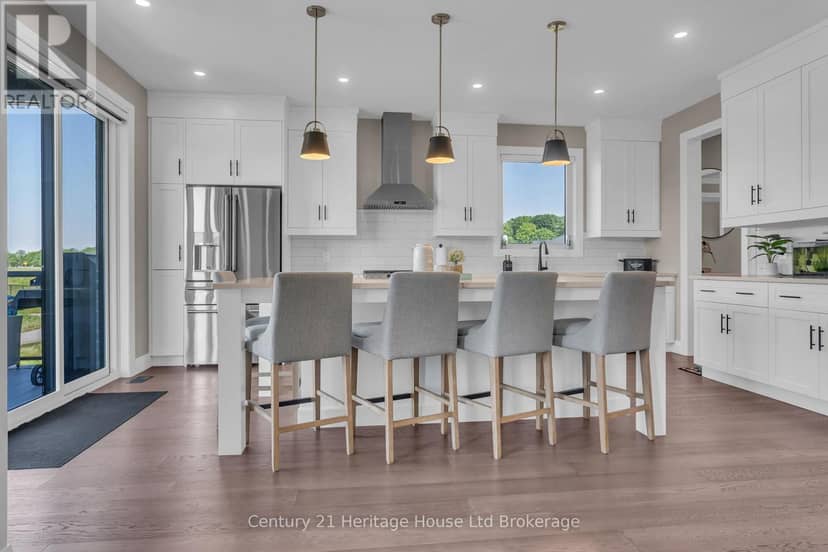 18 Thompson Court — photo 12 of 40