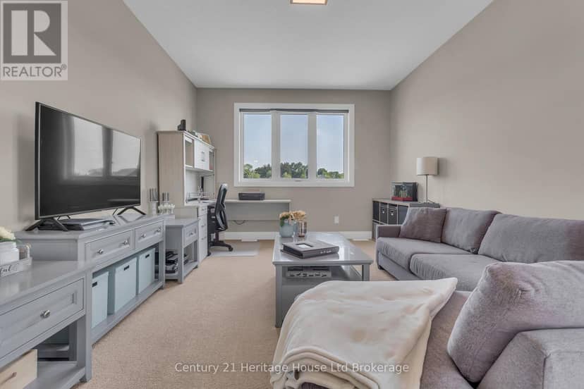 18 Thompson Court — photo 27 of 40
