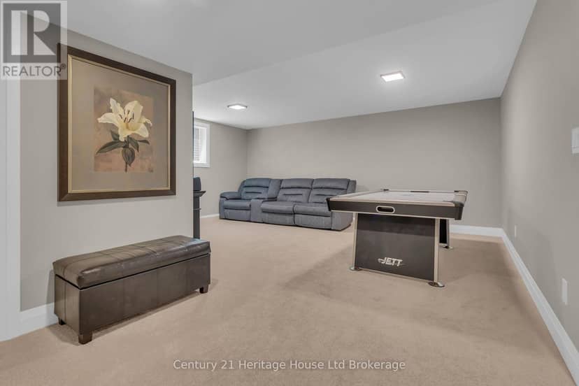 18 Thompson Court — photo 36 of 40
