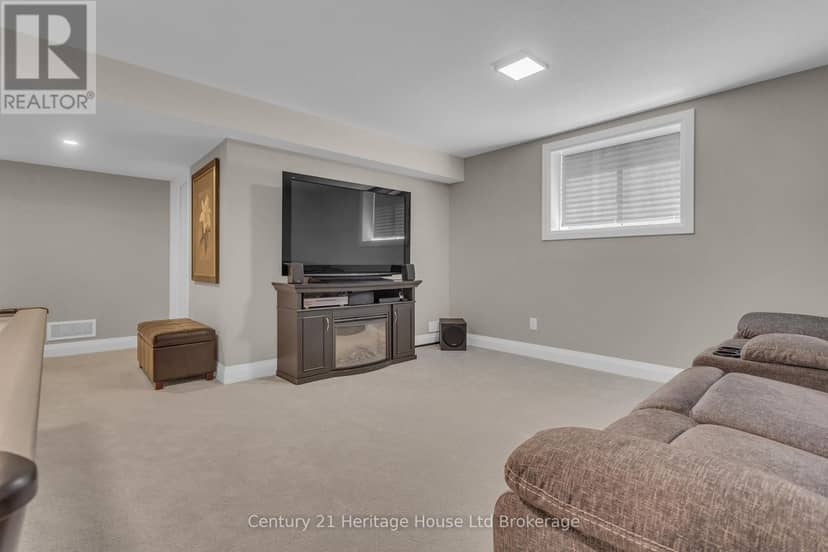 18 Thompson Court — photo 38 of 40
