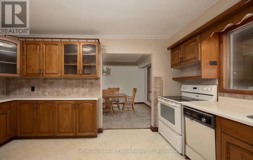 12 McCulloch Street — photo 10 of 40