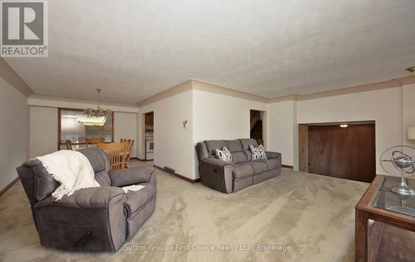 12 McCulloch Street — photo 14 of 40