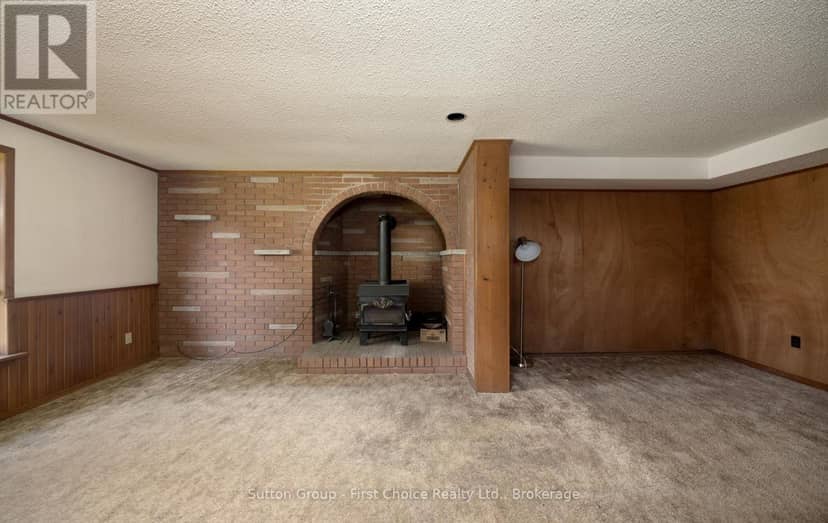 12 McCulloch Street — photo 17 of 40
