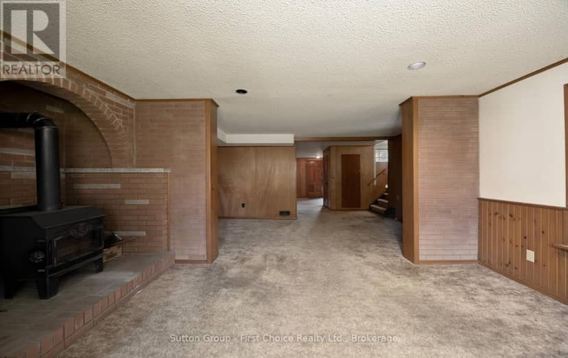 12 McCulloch Street — photo 18 of 40