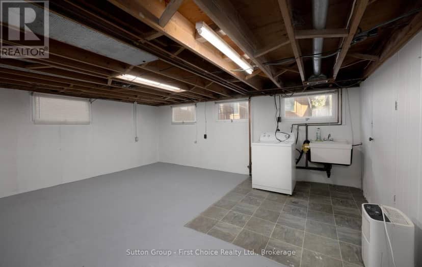 12 McCulloch Street — photo 33 of 40