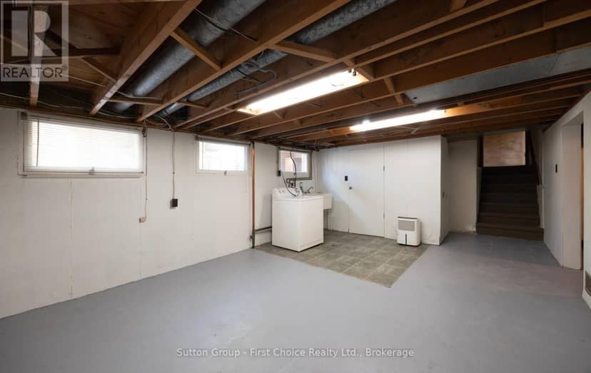 12 McCulloch Street — photo 34 of 40