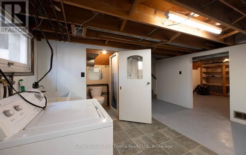 12 McCulloch Street — photo 35 of 40