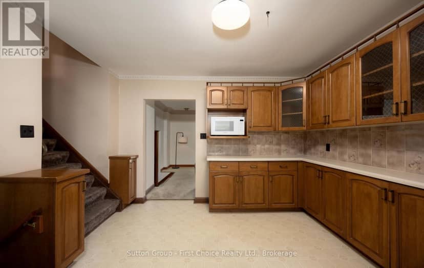 12 McCulloch Street — photo 9 of 40