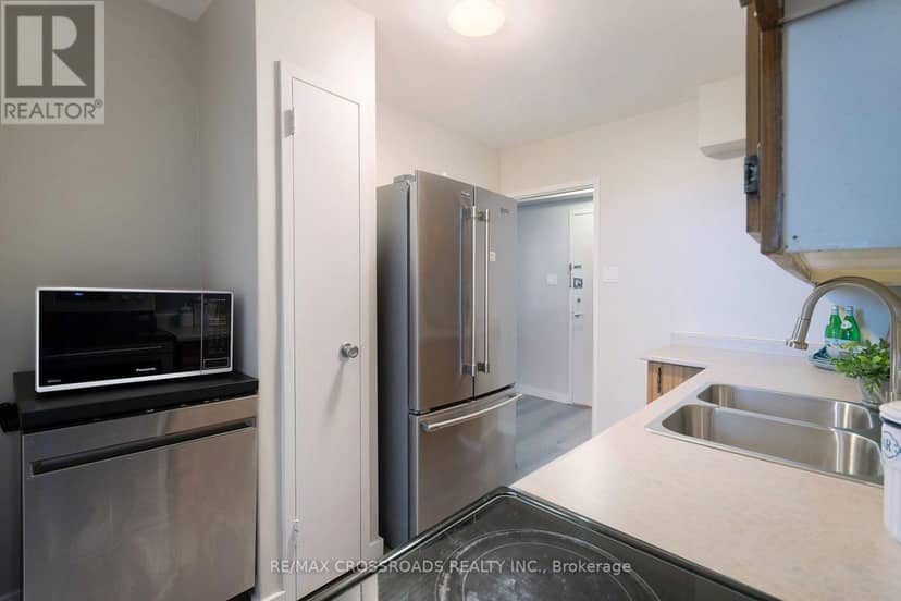 906 - 1350 York Mills Road — photo 18 of 36
