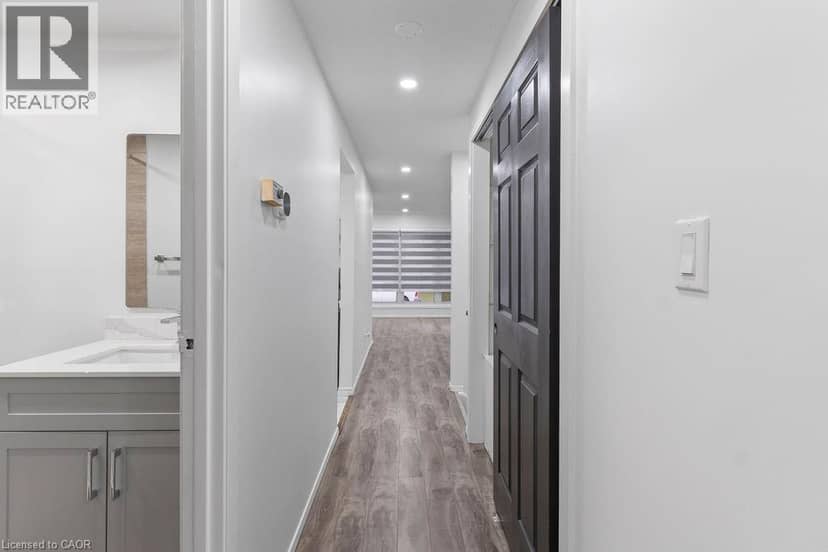 24 TARA Crescent — photo 14 of 39