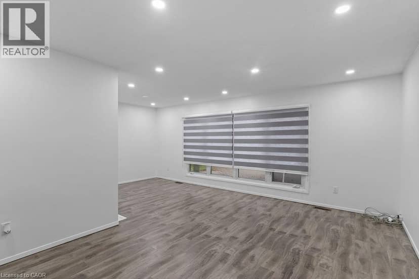24 TARA Crescent — photo 16 of 39