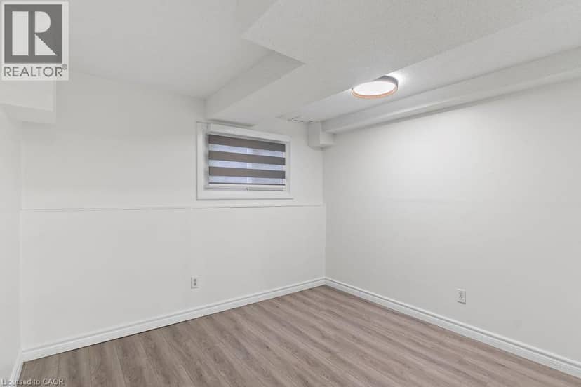 24 TARA Crescent — photo 36 of 39