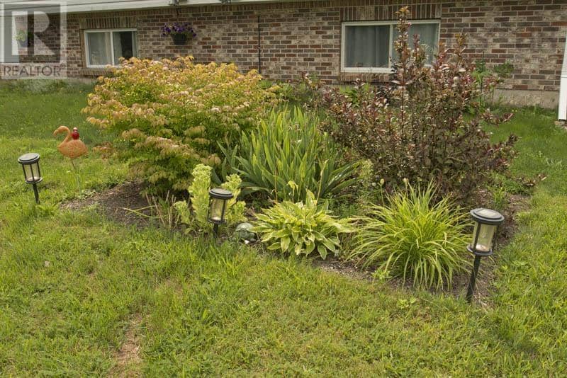 1027 Marie Crescent — photo 32 of 32