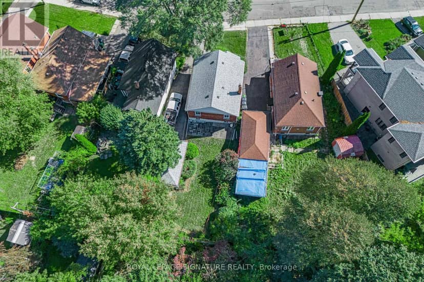 106 Meighen Avenue — photo 9 of 10