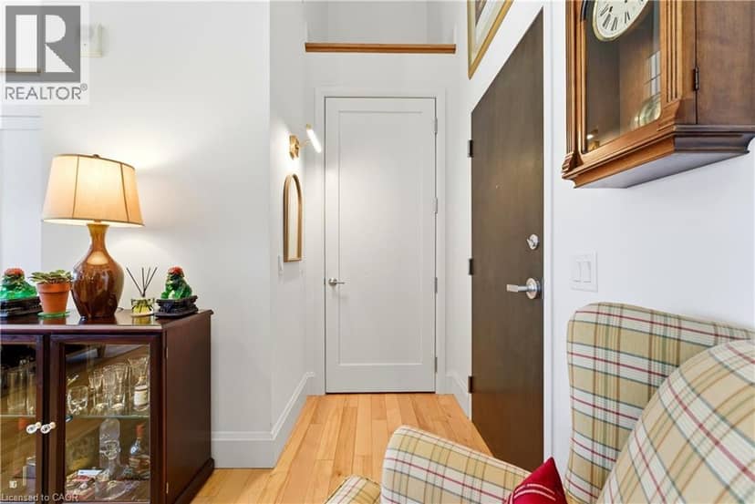 112 KING Street E Unit# PH4 — photo 5 of 40
